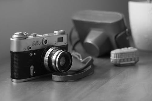 Fotobanka s bezplatnými fotkami na tému analógový, čierny a biely, filmová kamera