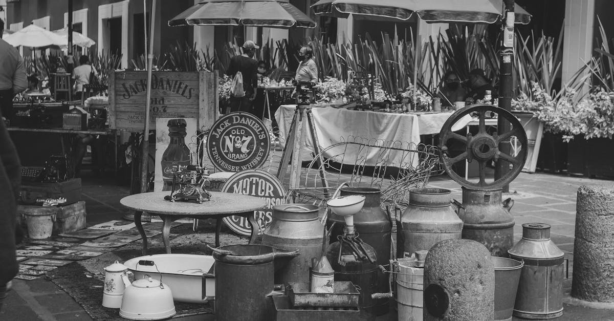 Finding the Best Places for Vintage Shopping