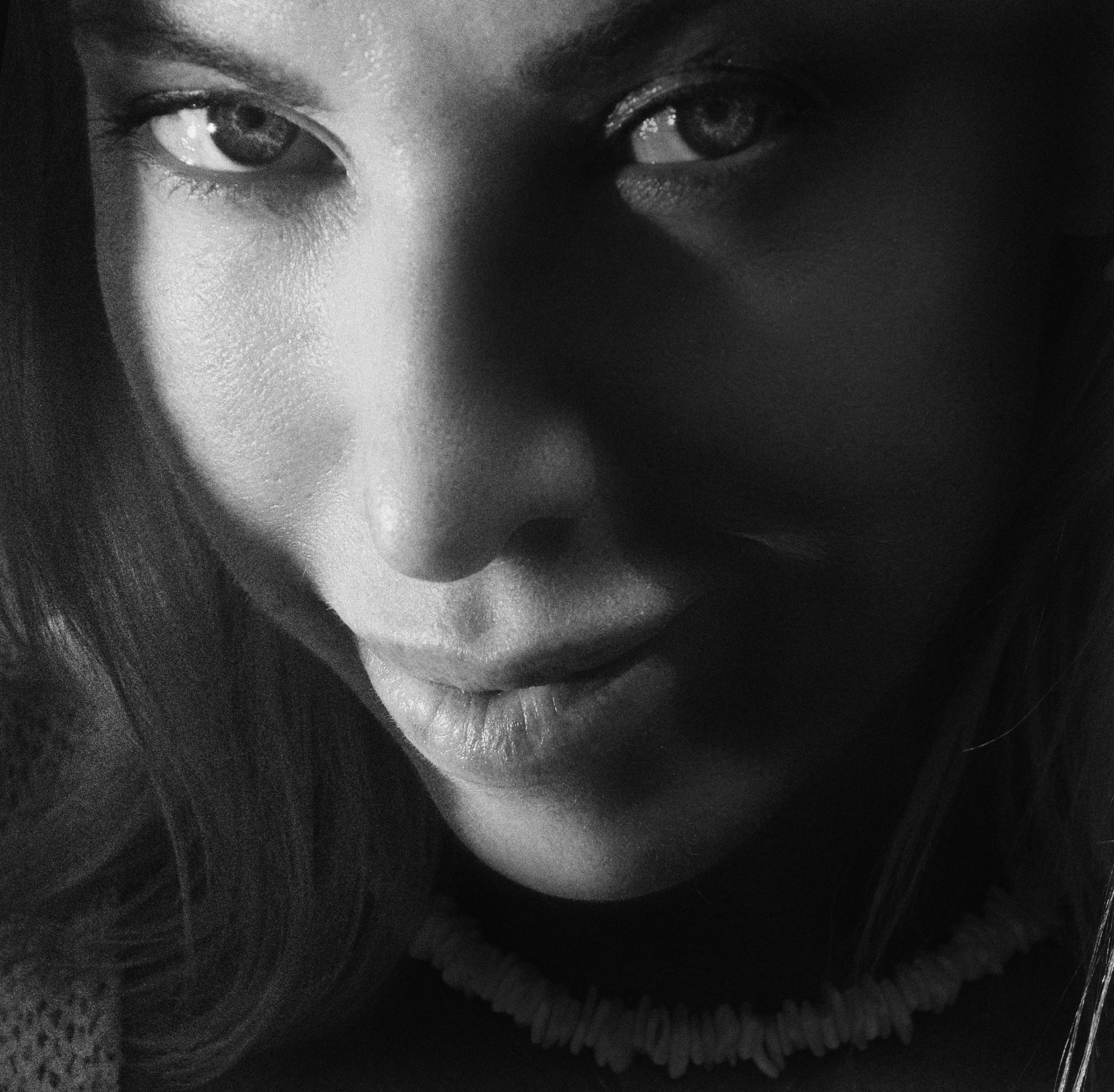 Portrait of Woman in Black and White · Free Stock Photo