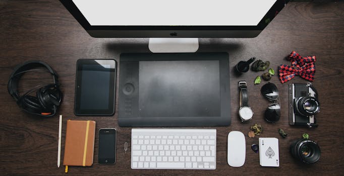 Pexels.com -Free stock photo of sunglasses, apple, iphone, desk