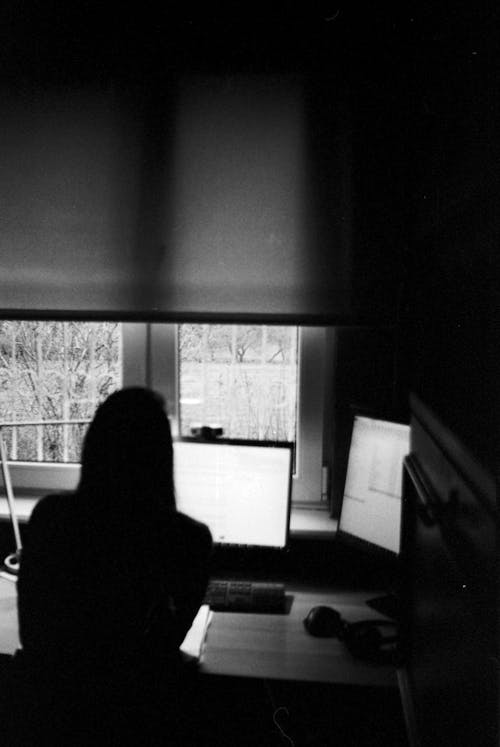 Darmowe zdjęcie z galerii z aparat analogowy, czarno-biały, film