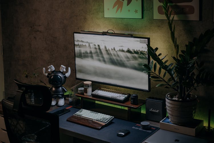 Computer On A Desk In A Bedroom