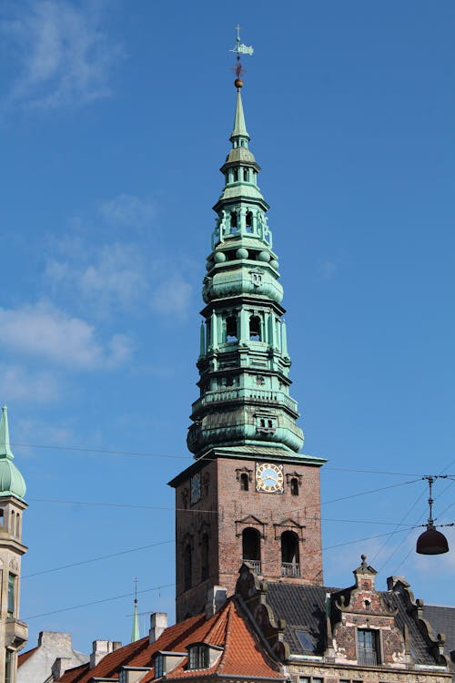 Безкоштовне стокове фото на тему «Будівля, вежа, вежі»