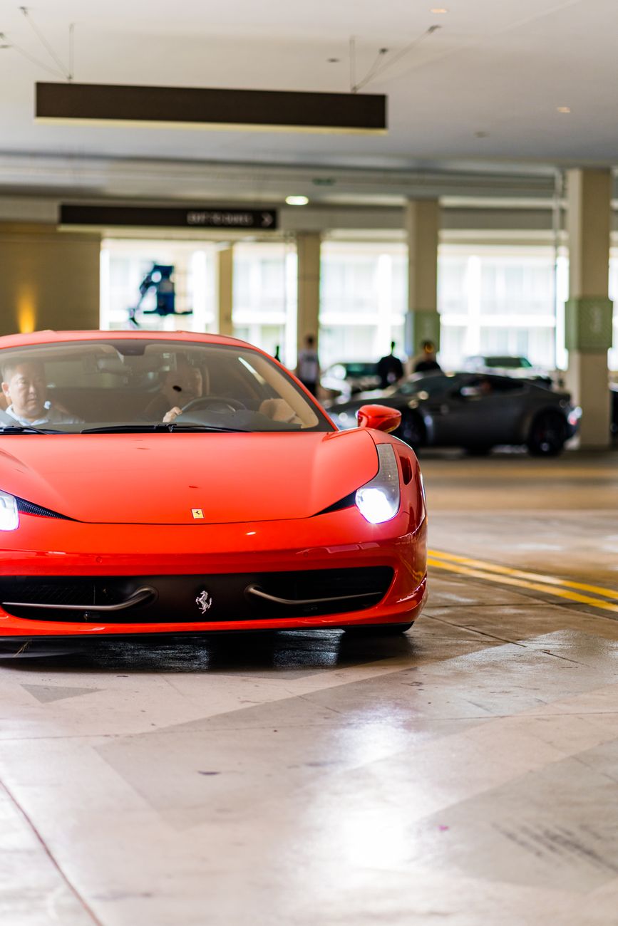 Der von der Polizei beschlagnahmte Ferrari 458 Italia löste Kontroverse aus und machte eine Wiederherstellung des Lackes vor der Rückgabe erforderlich