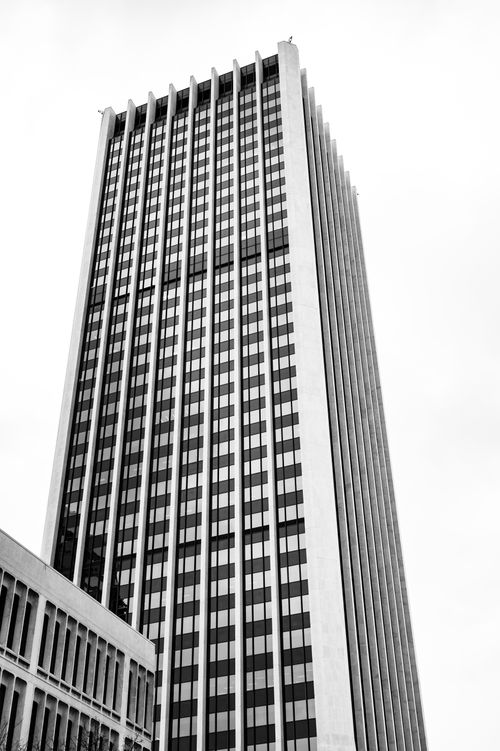 Free A black and white photo of a skyscraper in Portland, showcasing urban architecture. Stock Photo
