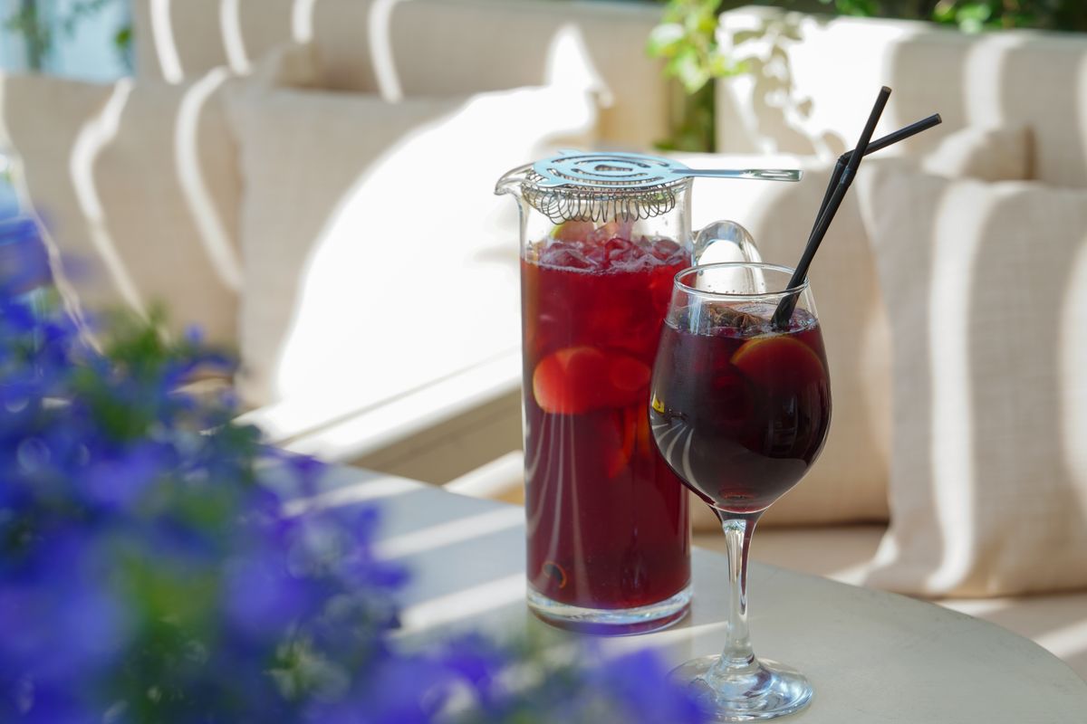 Recette Sangria maison : fruits et vin rouge - Étape par étape : la recette traditionnelle de la sangria maison