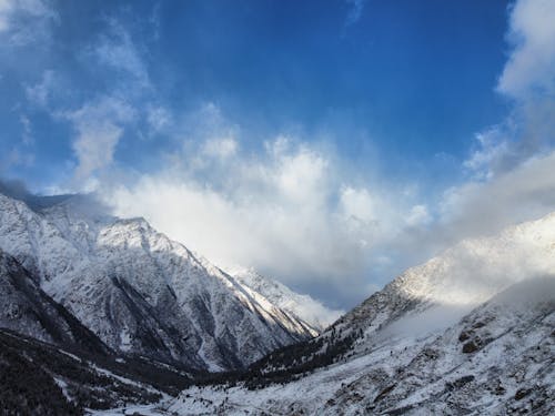 Δωρεάν στοκ φωτογραφιών με βουνά, βραχώδης, γαλάζιος ουρανός Φωτογραφία από στοκ φωτογραφιών