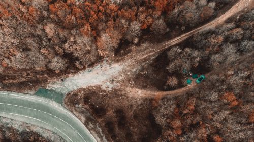 Free Stunning aerial view of the autumn forest and road in Şile, İstanbul, showcasing vibrant fall colors. Stock Photo