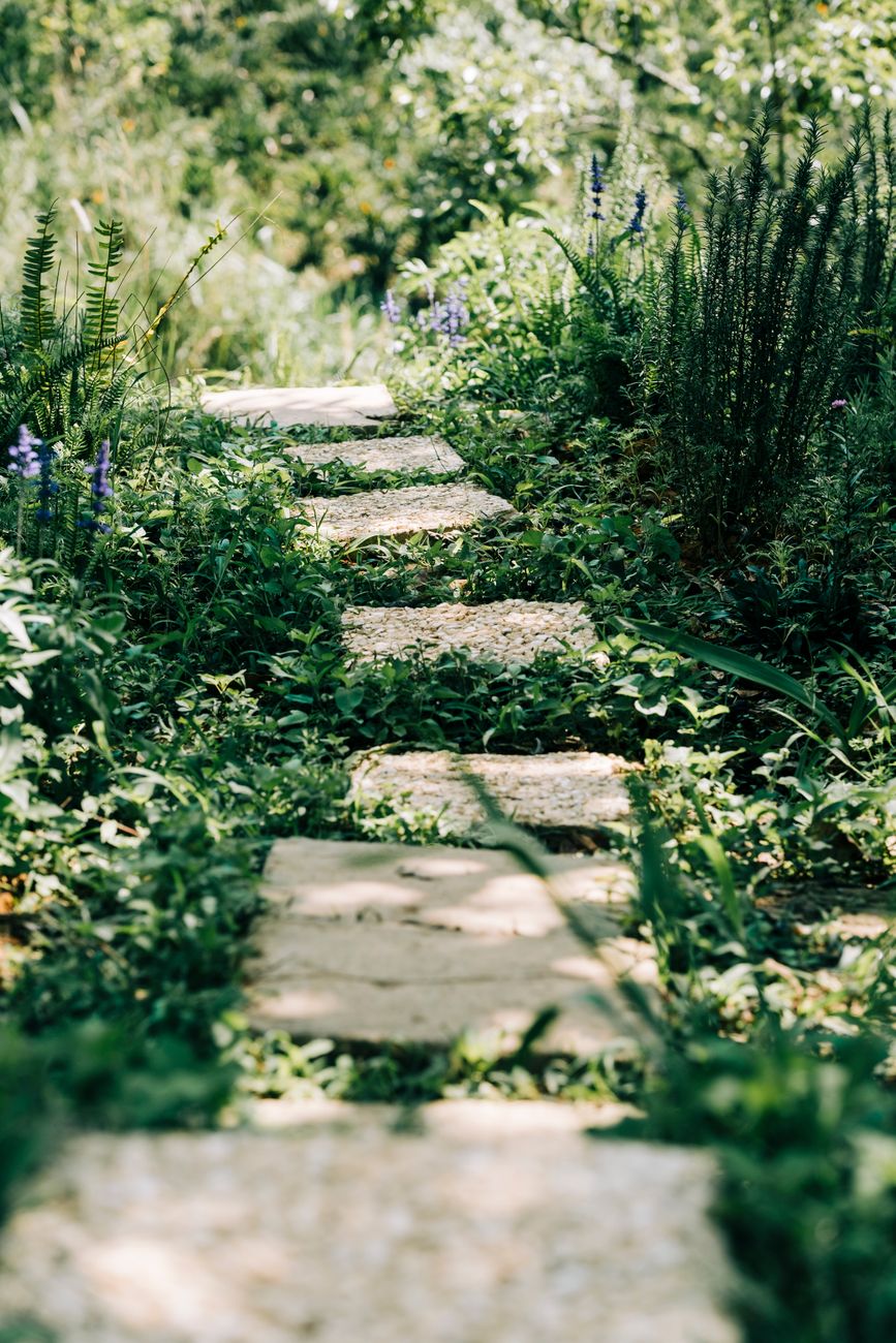 Stone paver walkway