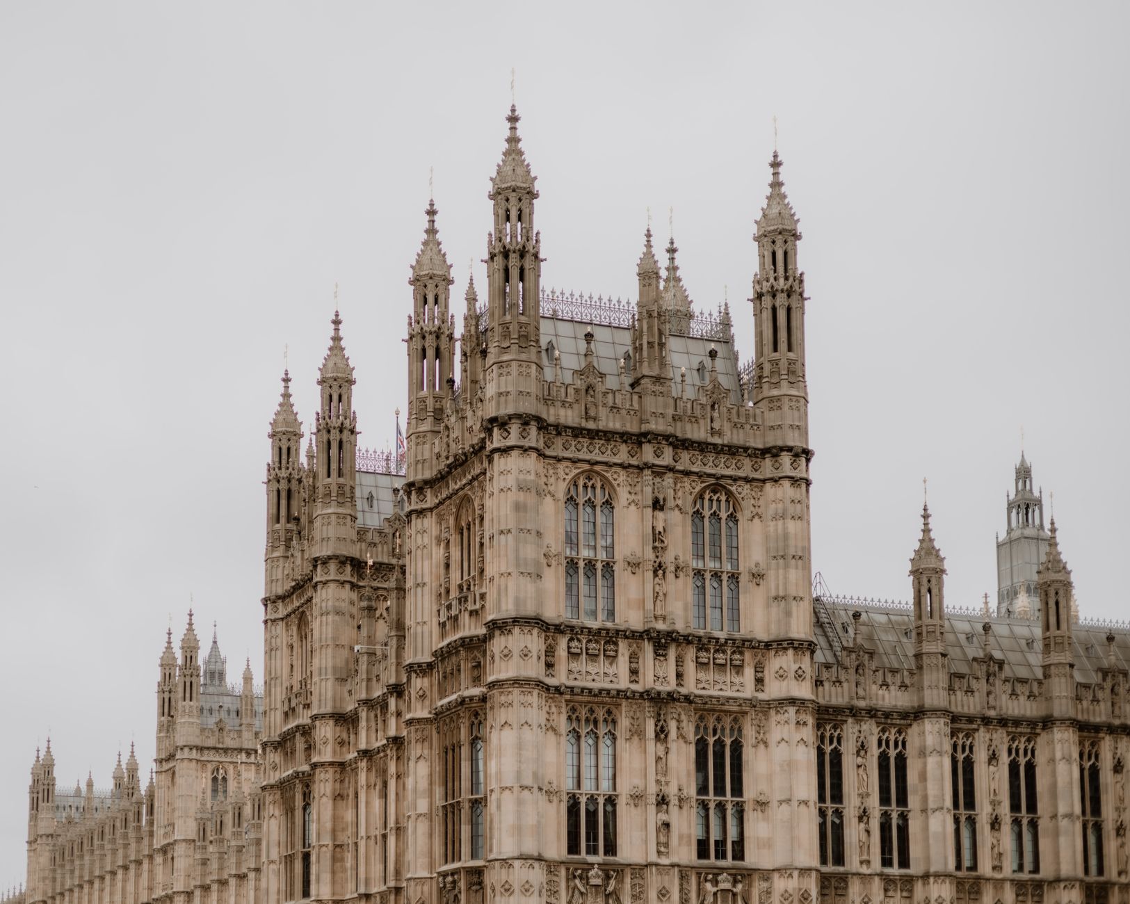 Londra'daki Westminster Sarayı ve Parlamento binası