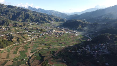 Бесплатное стоковое фото с Аэрофотосъемка, горы, деревня