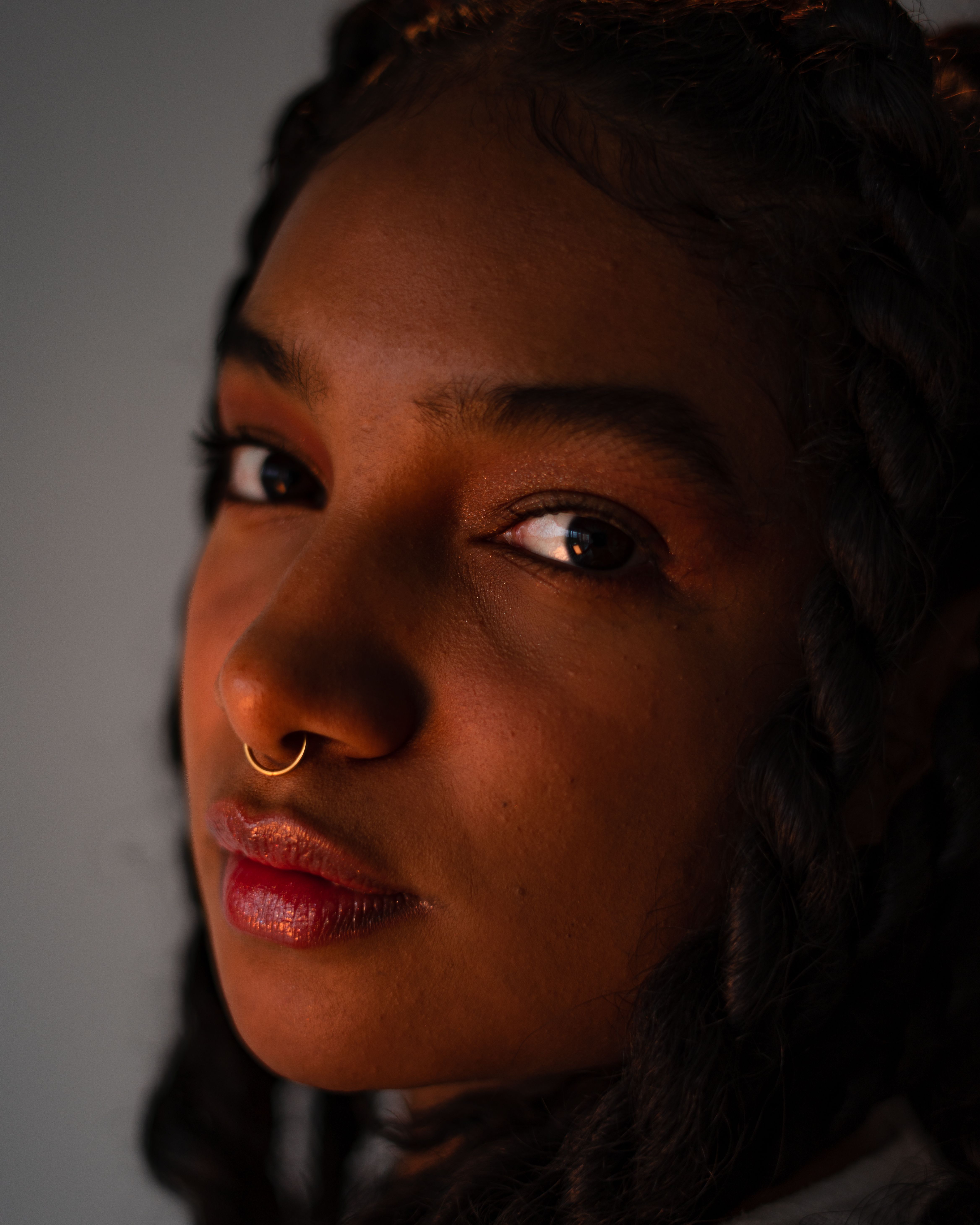 Face of Brunette · Free Stock Photo