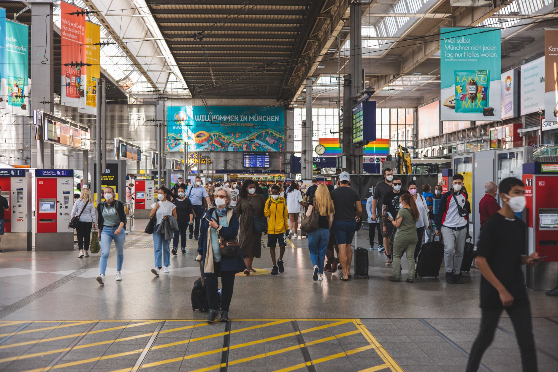 Munich Hauptbahnhof platform scene for Germany Austria dog-friendly train travel