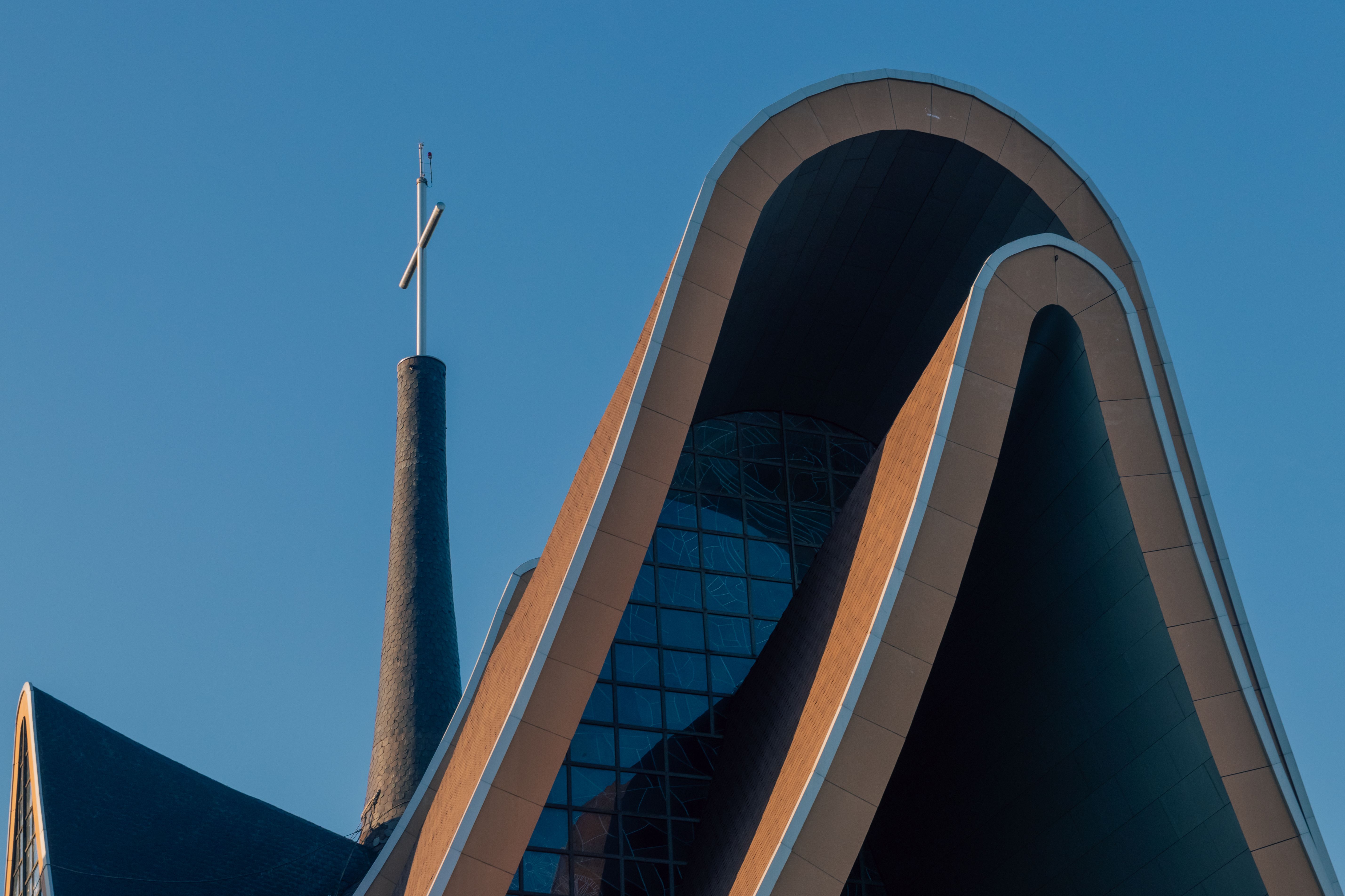Use Of Temple Architectur In Modern Engineering Photos, Download The ...