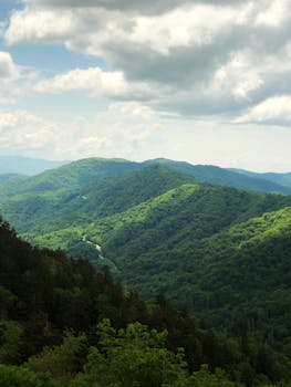 Lush green landscapes of Smoky Mountains on a cloudy summer day in North Carolina, USA.
