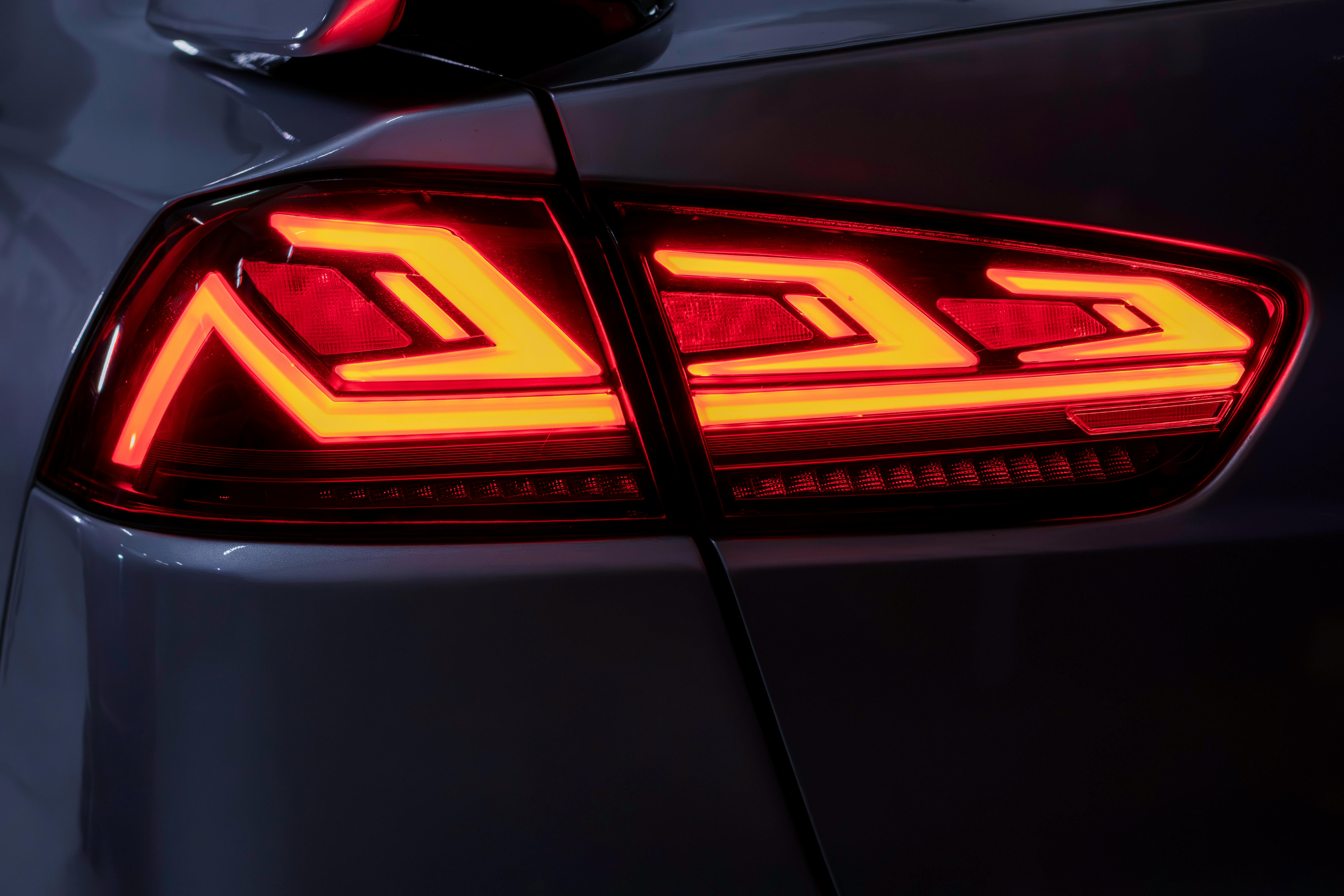 The Confusing Brake Light Design