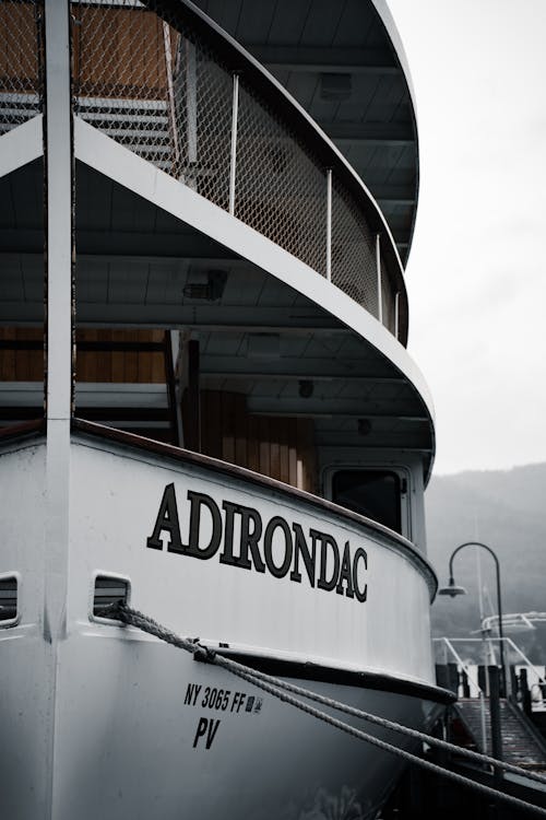 Photos gratuites de à quai, bateau, blanc