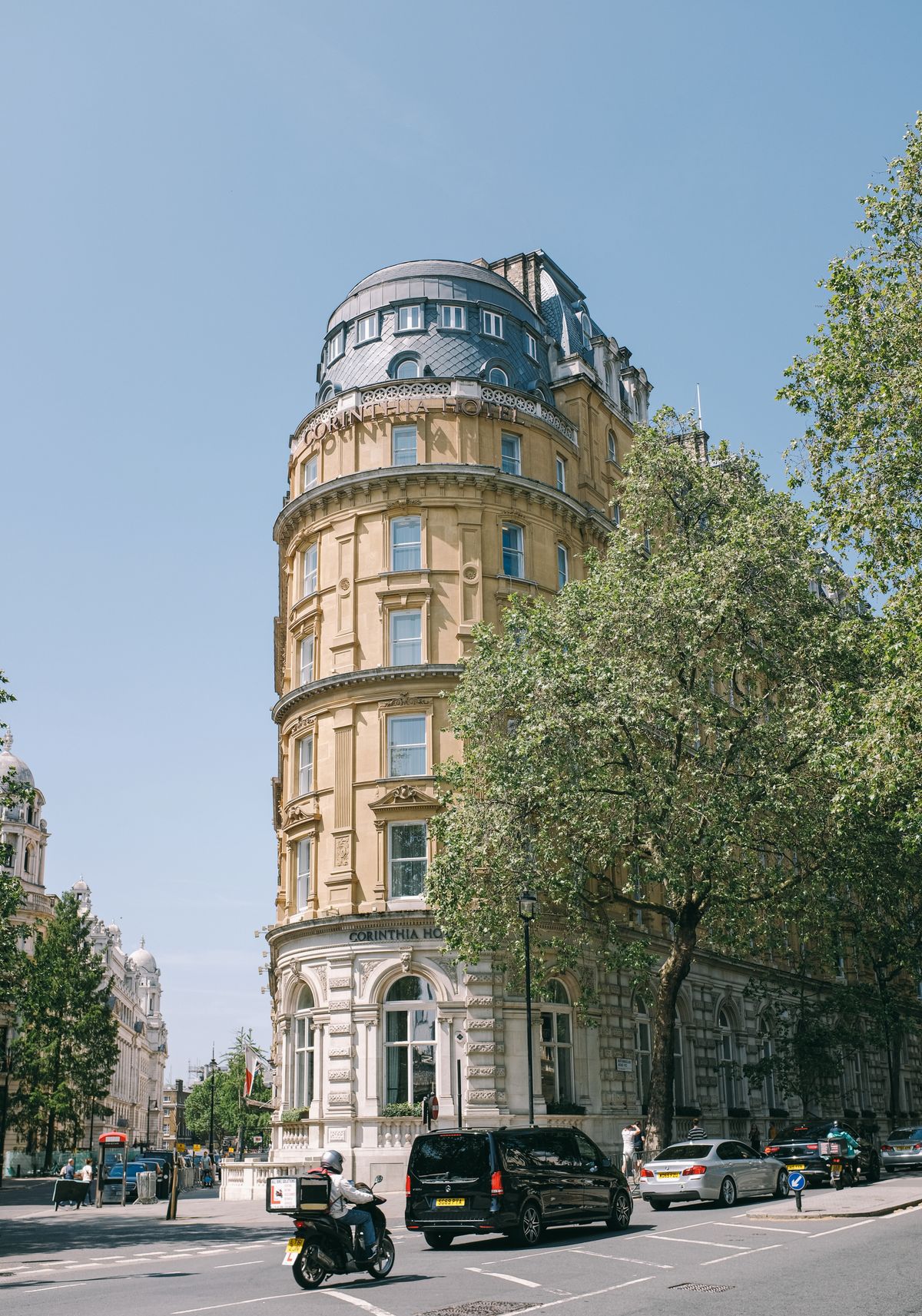 Corinthia Hotel Londra, arhitectura istorică a hotelurilor de lux londoneze