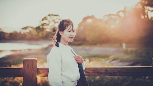 Ilmainen kuvapankkikuva tunnisteilla aasialainen nainen, auringon häikäisy, kaunis nainen