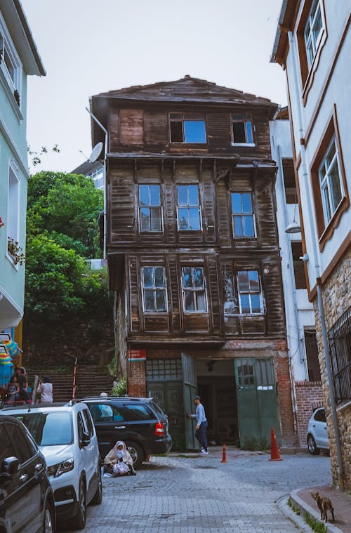 Fotos de stock gratuitas de calle, calles de la ciudad, de madera