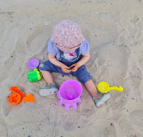 Photos gratuites de chapeau, enfant, être assis