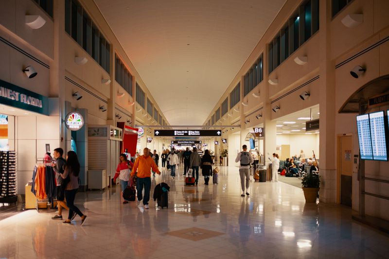 Kinder-Trolley zum Aufsitzen: praktisch für den Flughafen — practical guide overview