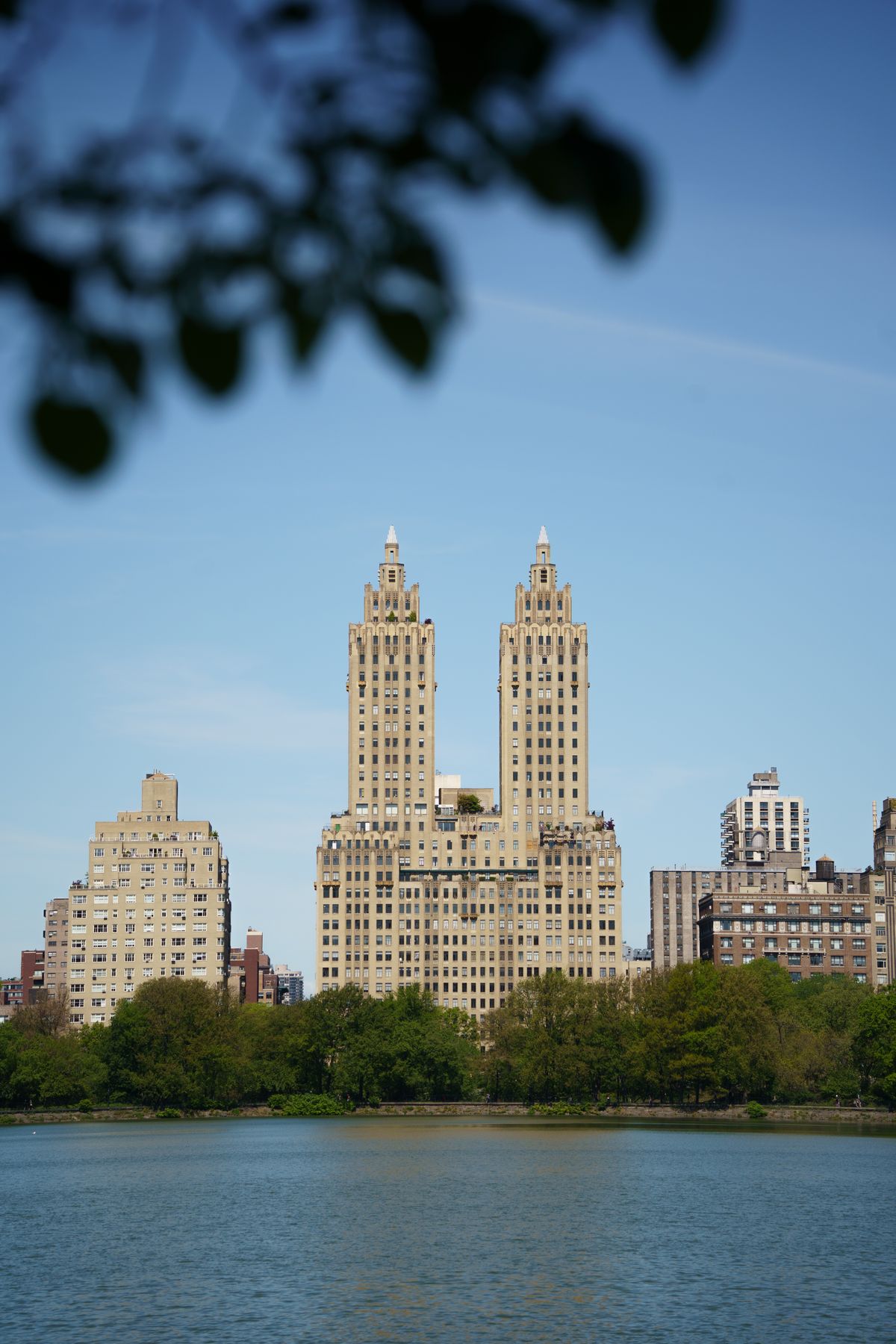 New York - The San Remo peste Central Park, pe Upper West Side