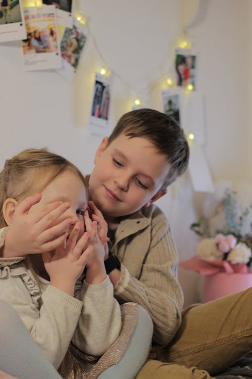 Ingyenes stockfotó aranyos, együtt, eltakaró szemek témában