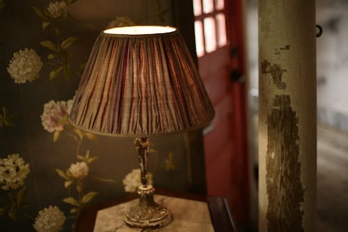 Darmowe zdjęcie z galerii z jasny, kwiaty, lampa