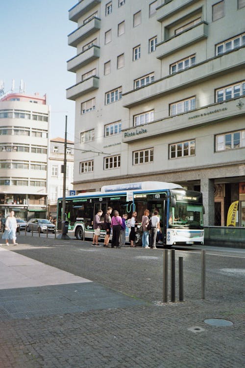 Kostenloses Stock Foto zu menschen, öffentliche verkehrsmittel, pendler