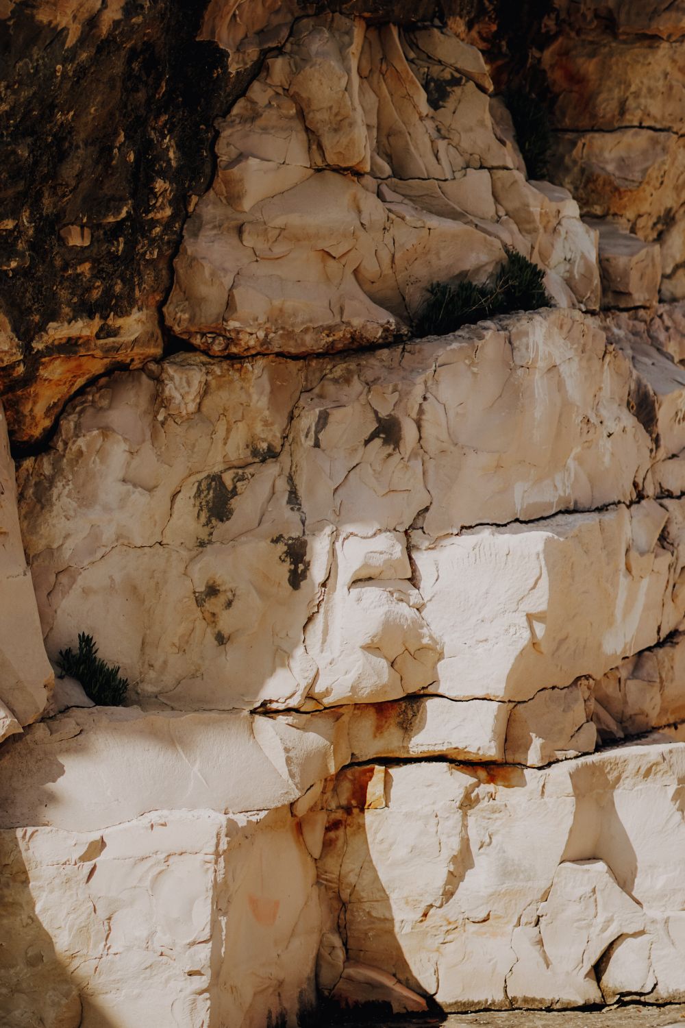 Cracks in Rocks · Free Stock Photo