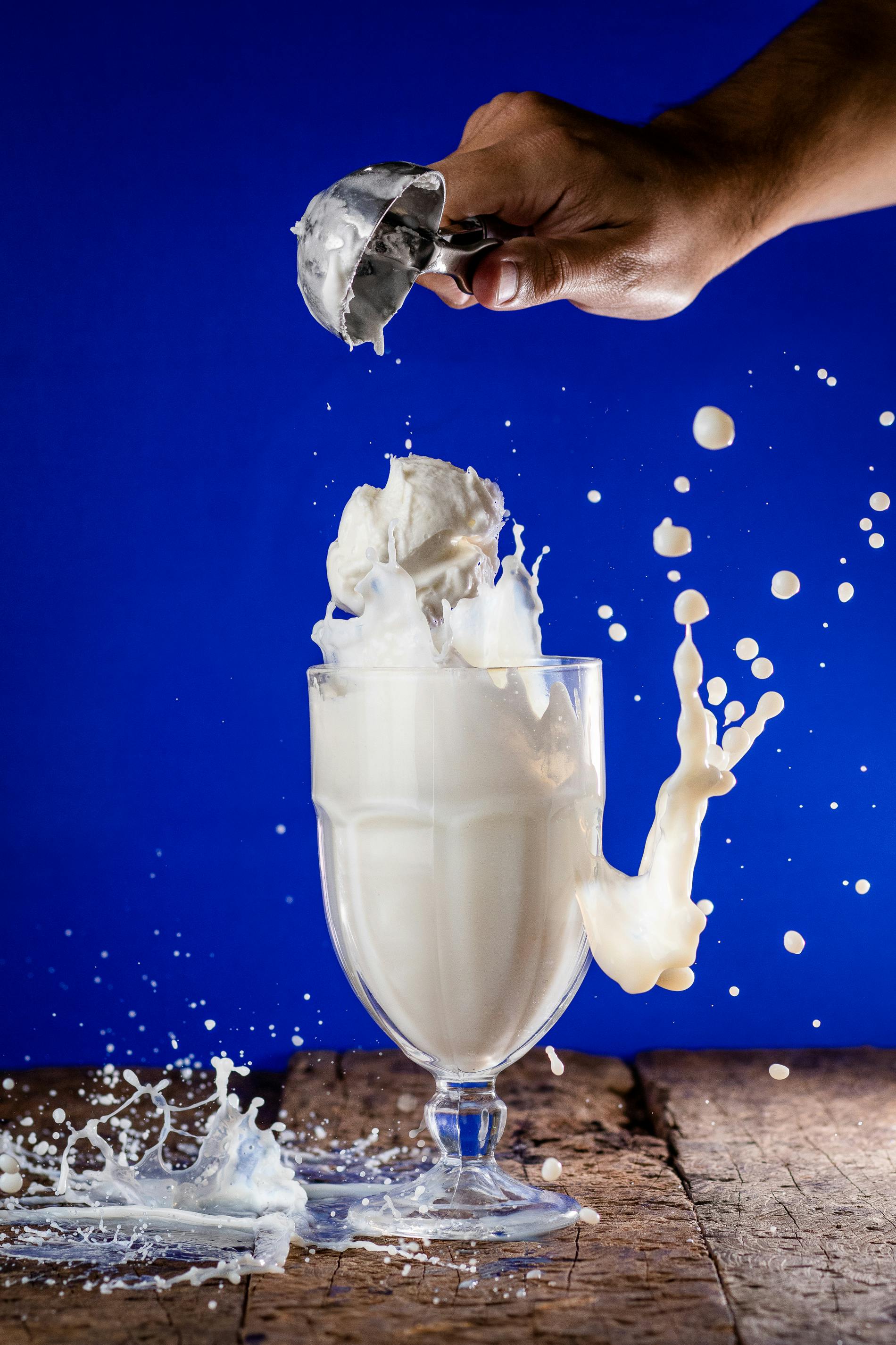 Milk Splash Wallpaper