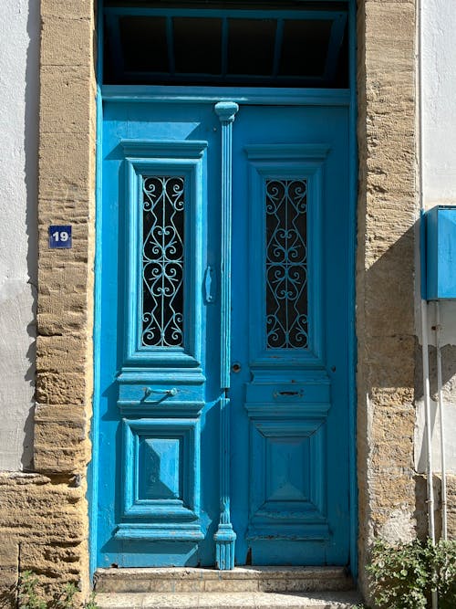 คลังภาพถ่ายฟรี ของ ทางเข้า, บันไดหน้าประตู, ประตูสีน้ำเงิน