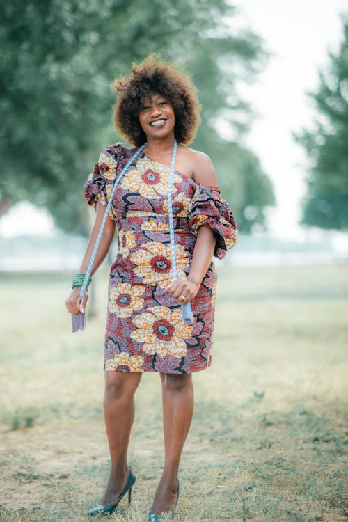 Ingyenes stockfotó afrikai nő, áll, divatfotózás témában