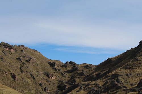Darmowe zdjęcie z galerii z błękitne niebo, brązowy, góry