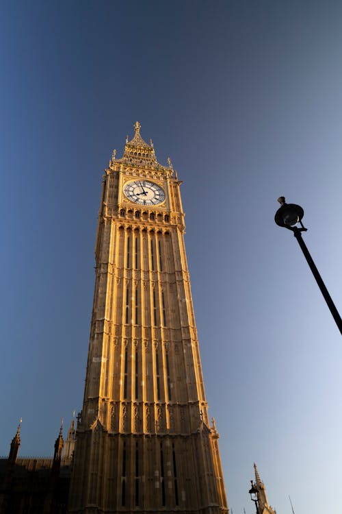 Big Ben in Sunlit