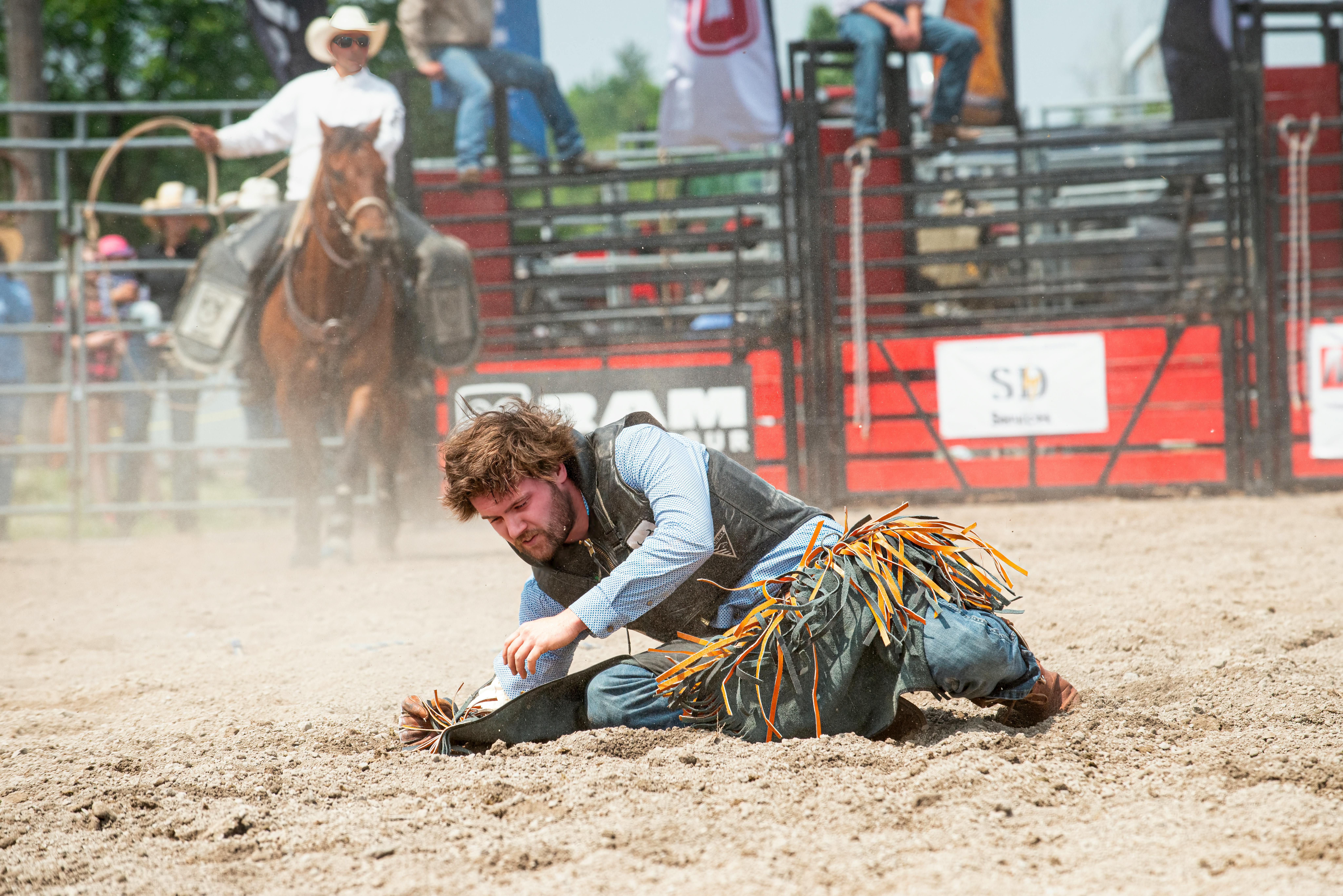 Rodeo Yarışçısı Kumda