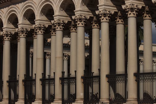 Foto profissional grátis de capela, católico, cidade