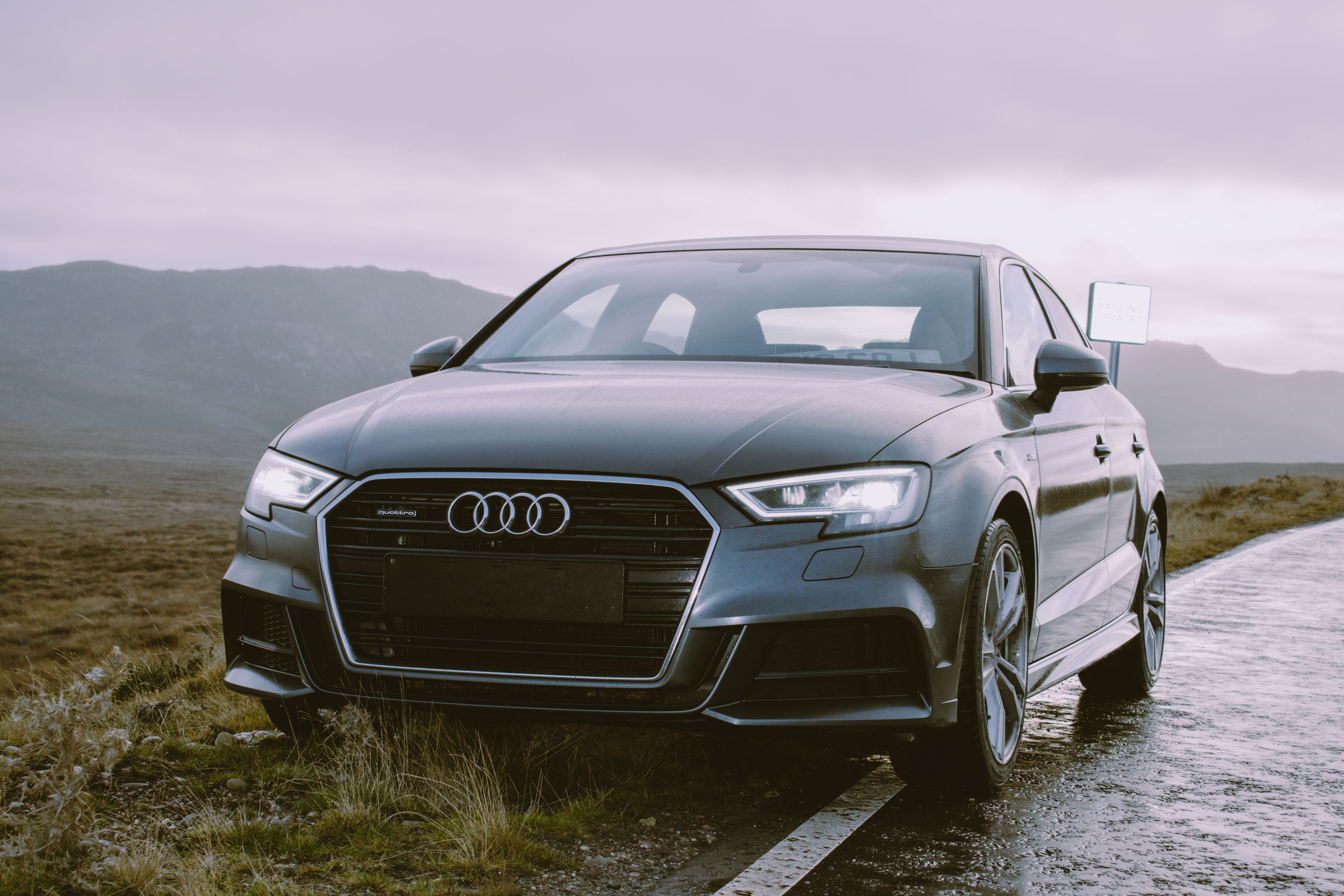Executive Saloon or Luxury MPV: Which Should You Book — illustrating the guide