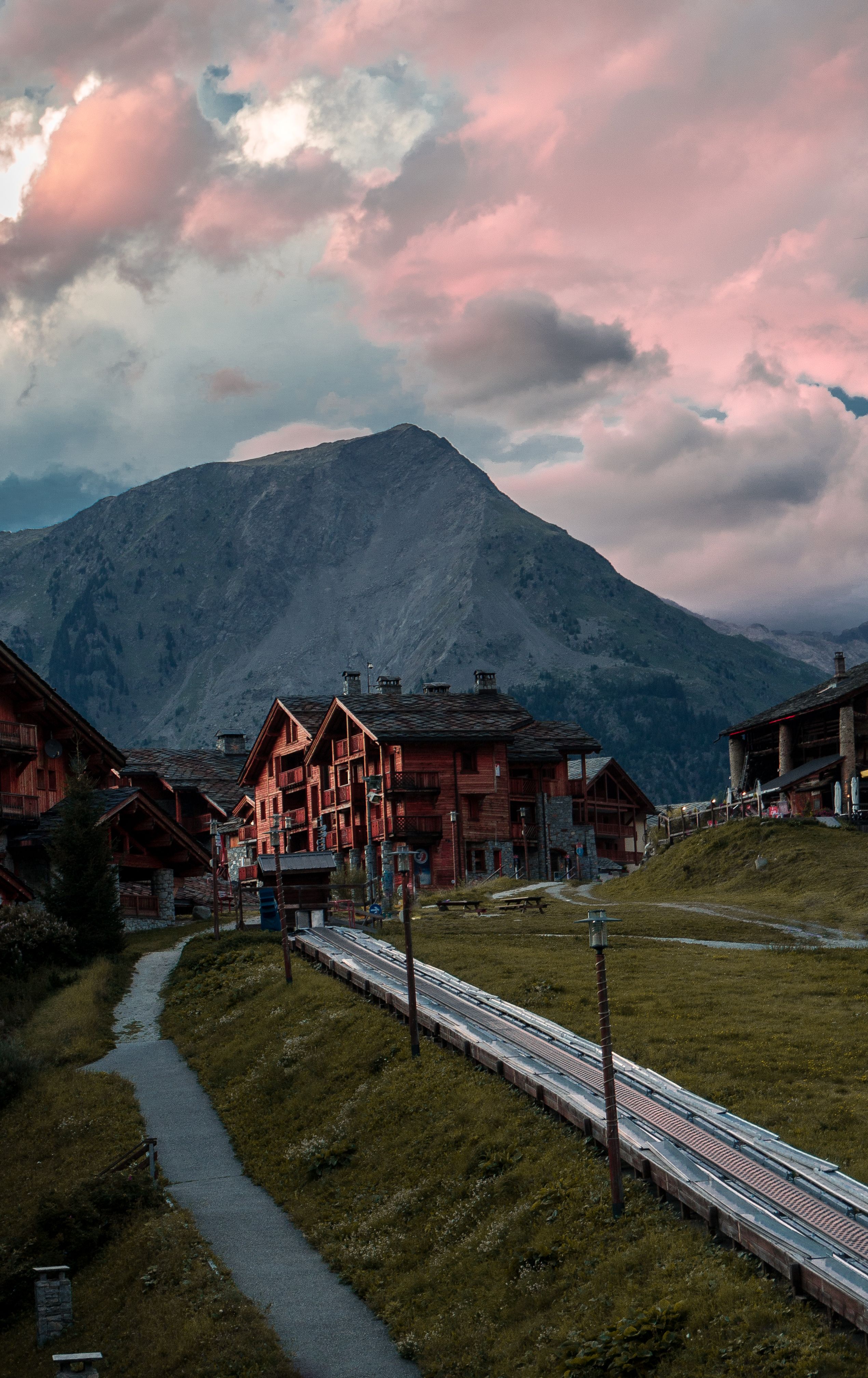 Photography of Houses Near Mountain · Free Stock Photo