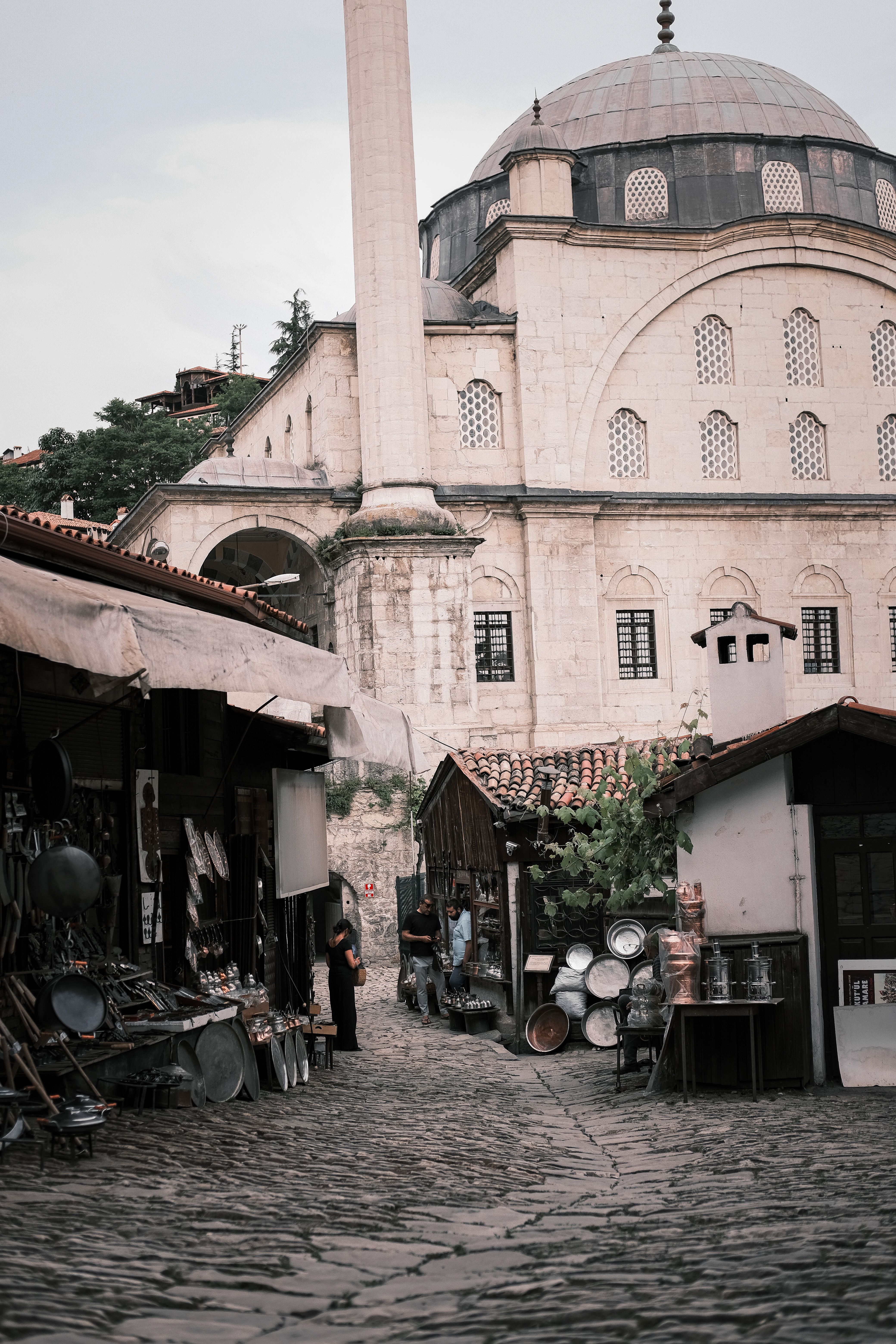 A Cobblestone Street and Facade of a Mosque · Free Stock Photo