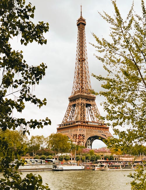 Foto stok gratis landmark lokal, menara Eiffel, Paris