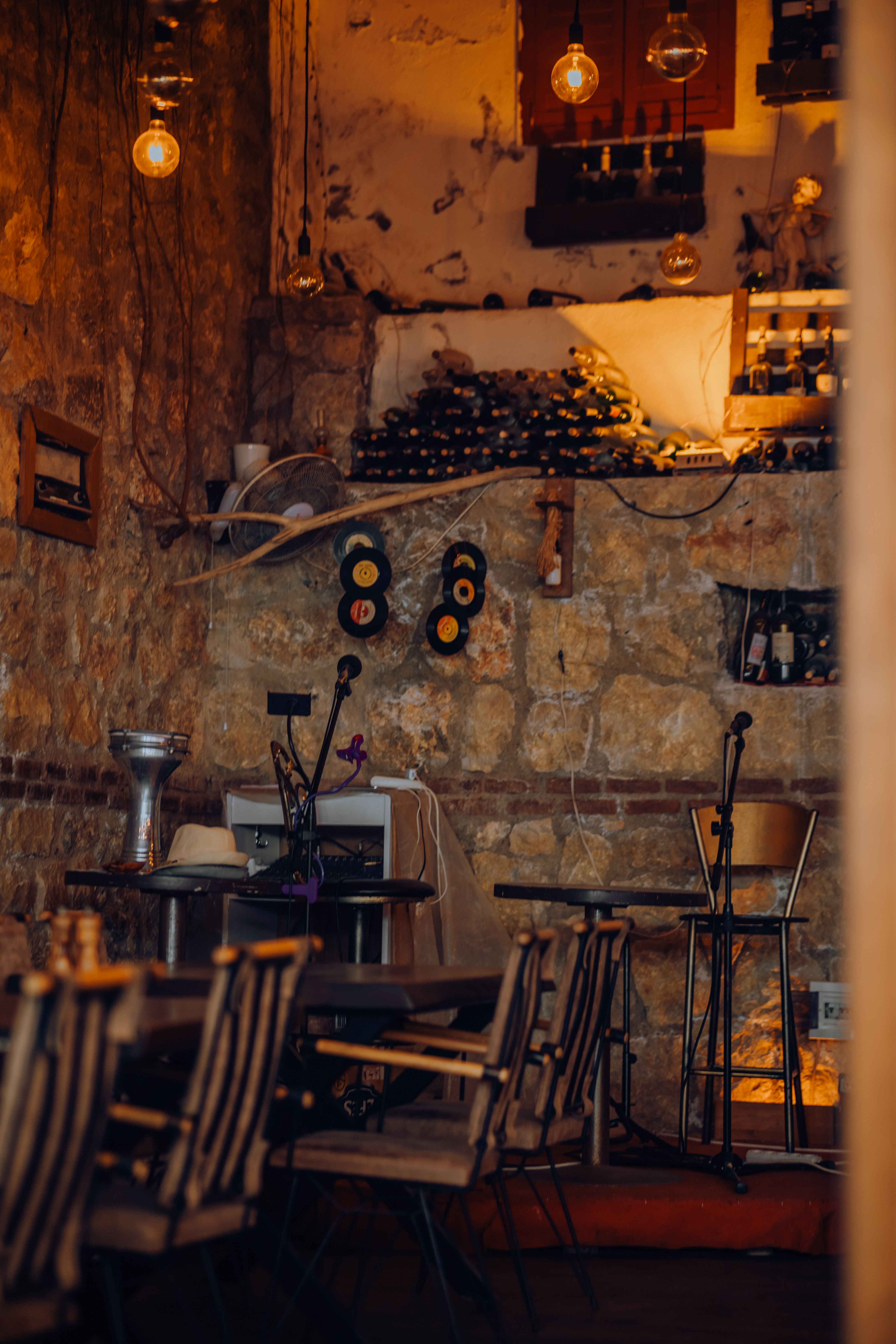 Photo gratuite de ambiance chaleureuse, ambiant, atmosphère, bar ...