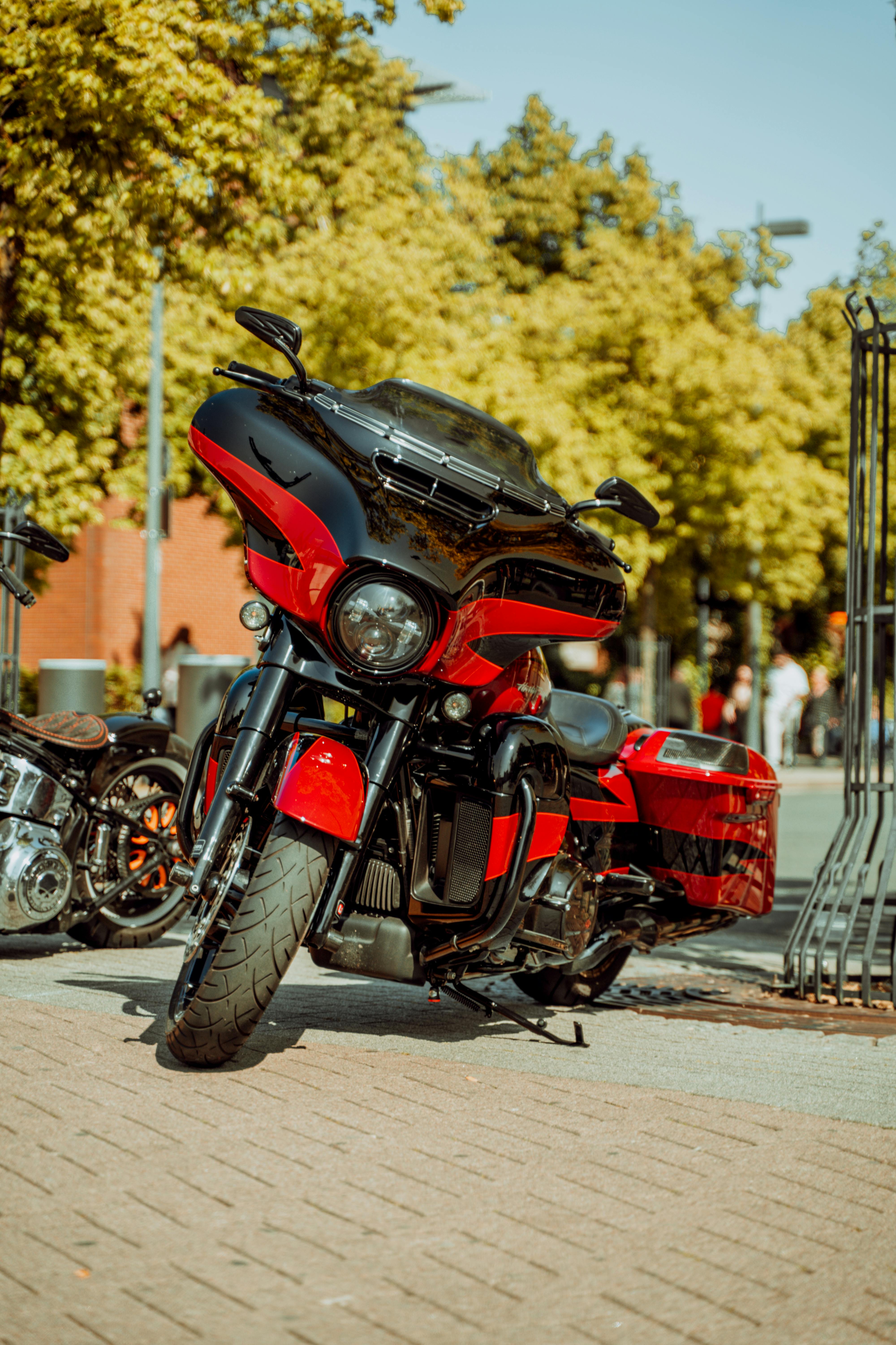 Red Harley Davidson Street Glide · Free Stock Photo