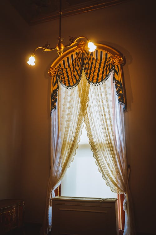 Darmowe zdjęcie z galerii z fantazyjny, lampa wisząca, okna
