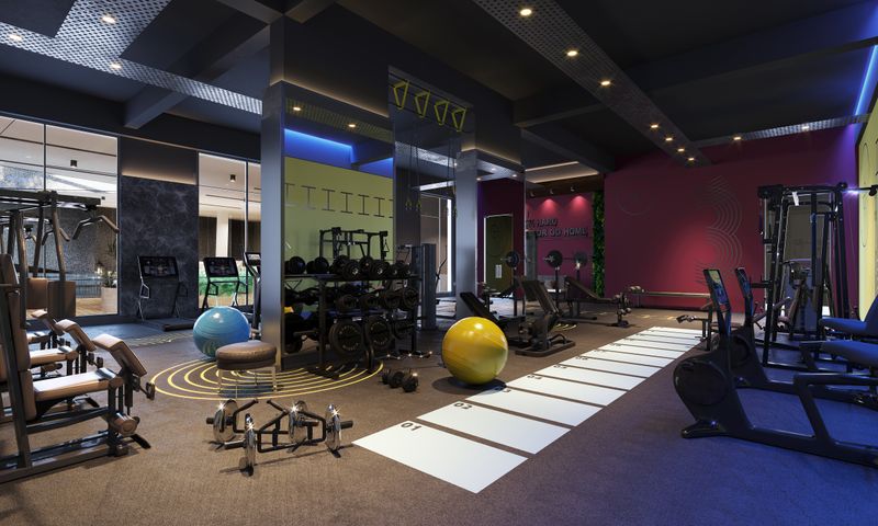 Sala de gimnasio limpia y desinfectada