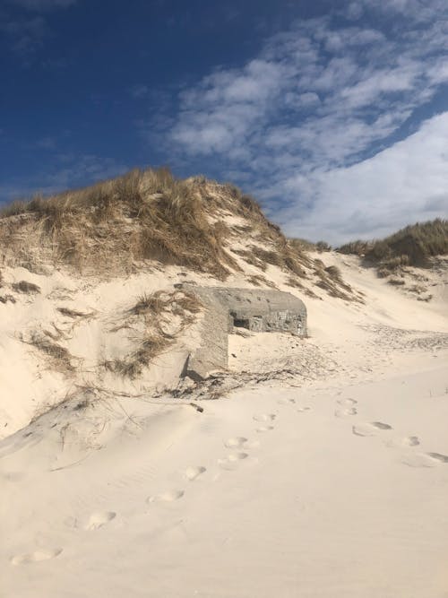 beton sığınak, boş arazi, çöl içeren Ücretsiz stok fotoğraf