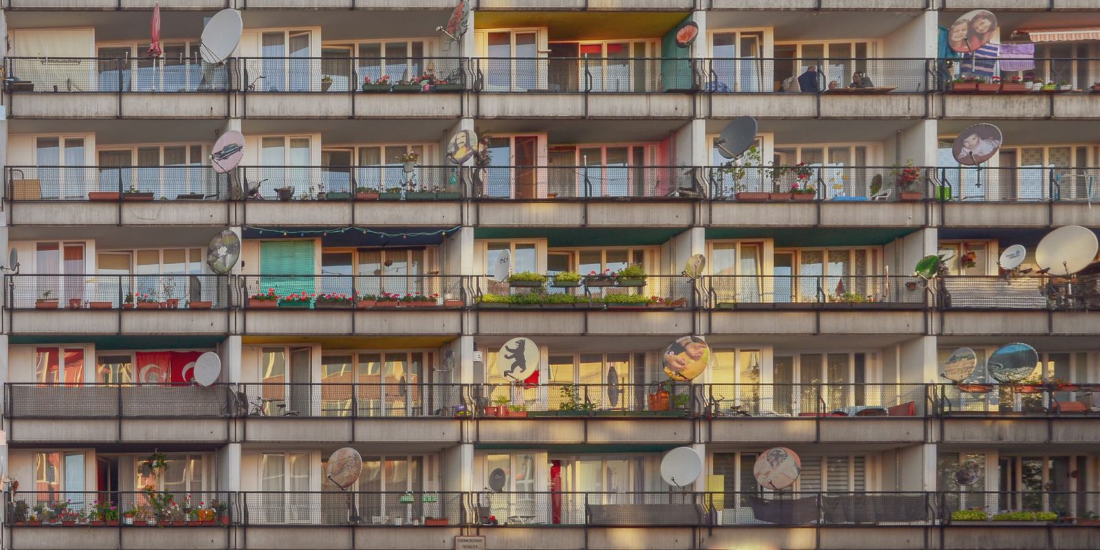 EU Sets 2026 Deadline for Airbnb Registration Amid Housing Backlash