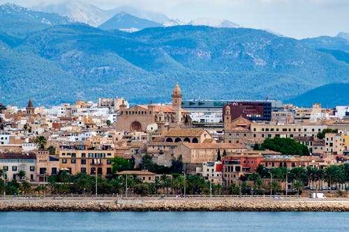 Δωρεάν στοκ φωτογραφιών με mallorca, αστικός, βουνά