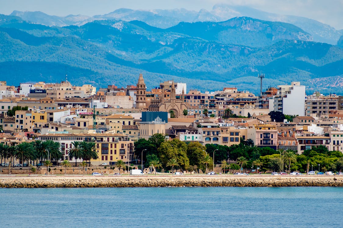 Δωρεάν στοκ φωτογραφιών με mallorca, αστικός, βουνά